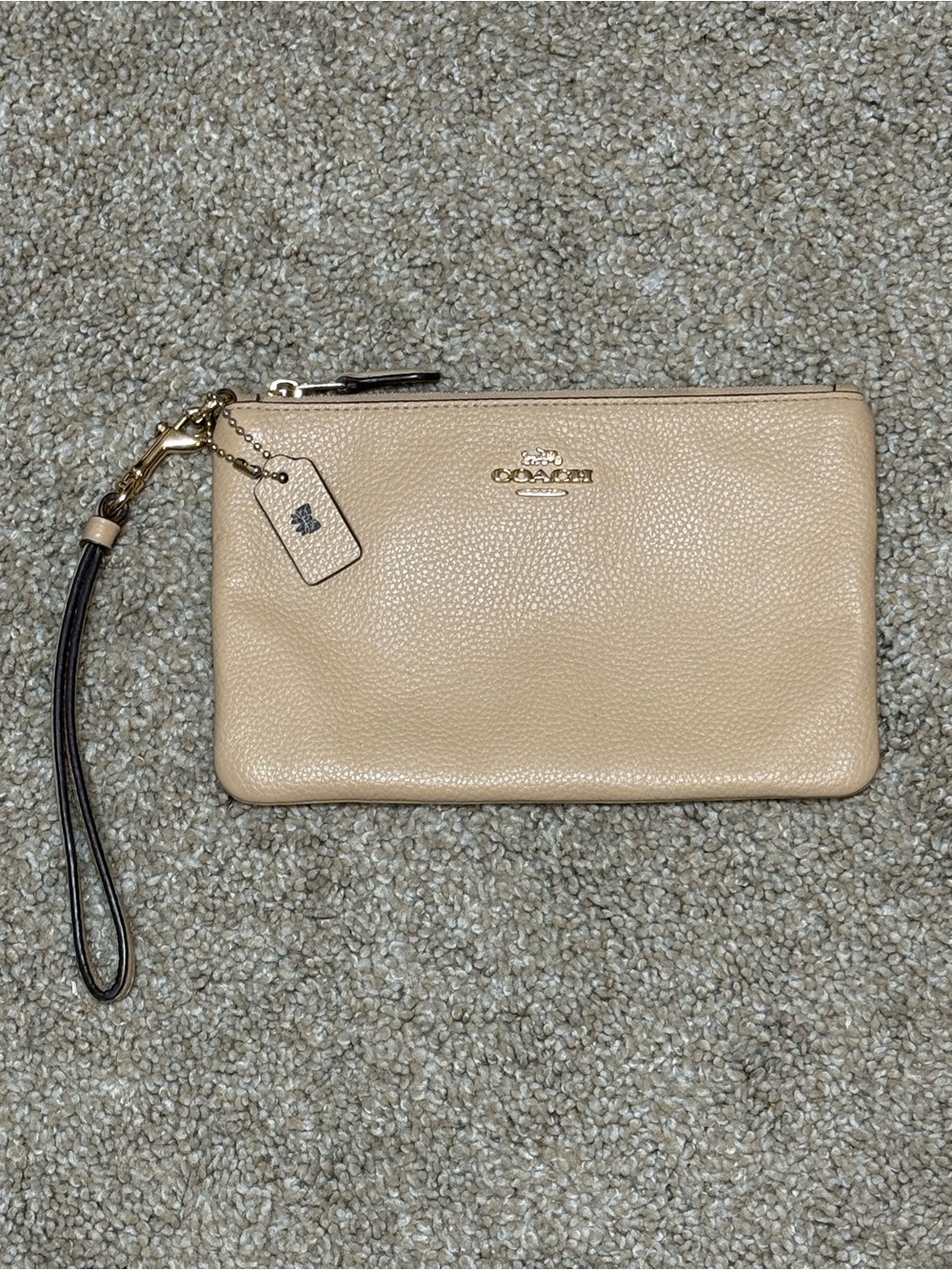 COACH Nude Blush Pebbled Leather Wristlet Monogrammed Bow Hangtag Style # 22952